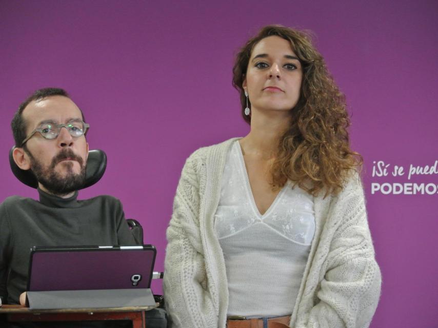 Pablo Echenique y Noelia Vera, tras la reunión del Consejo de dirección de Podemos.