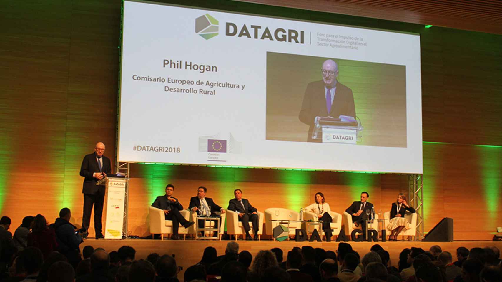 El comisario europeo de Agricultura, Phil Hogan, durante su intervención en Datagri.