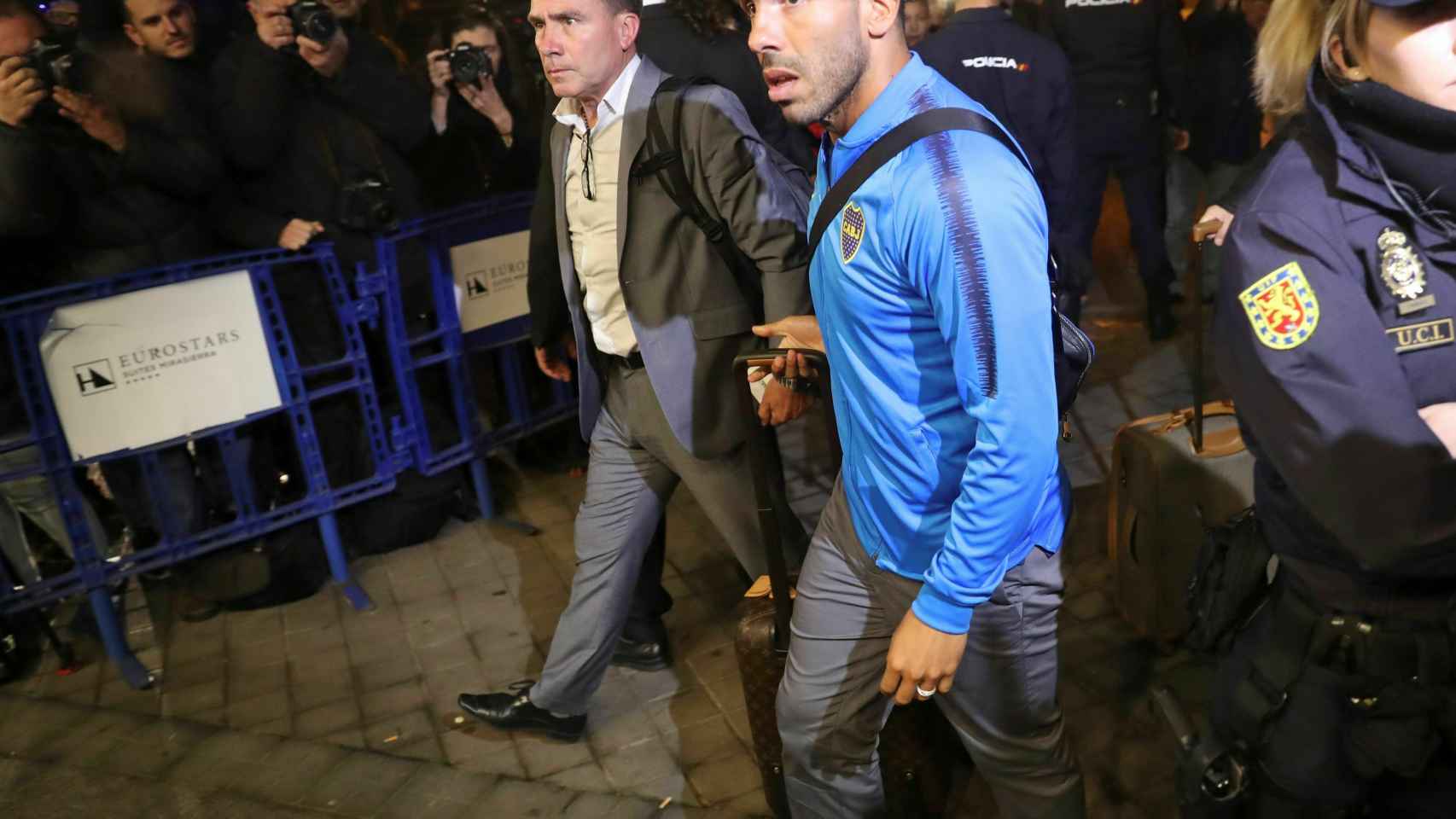 Carlos Tévez, en la llegada de Boca Juniors a Madrid