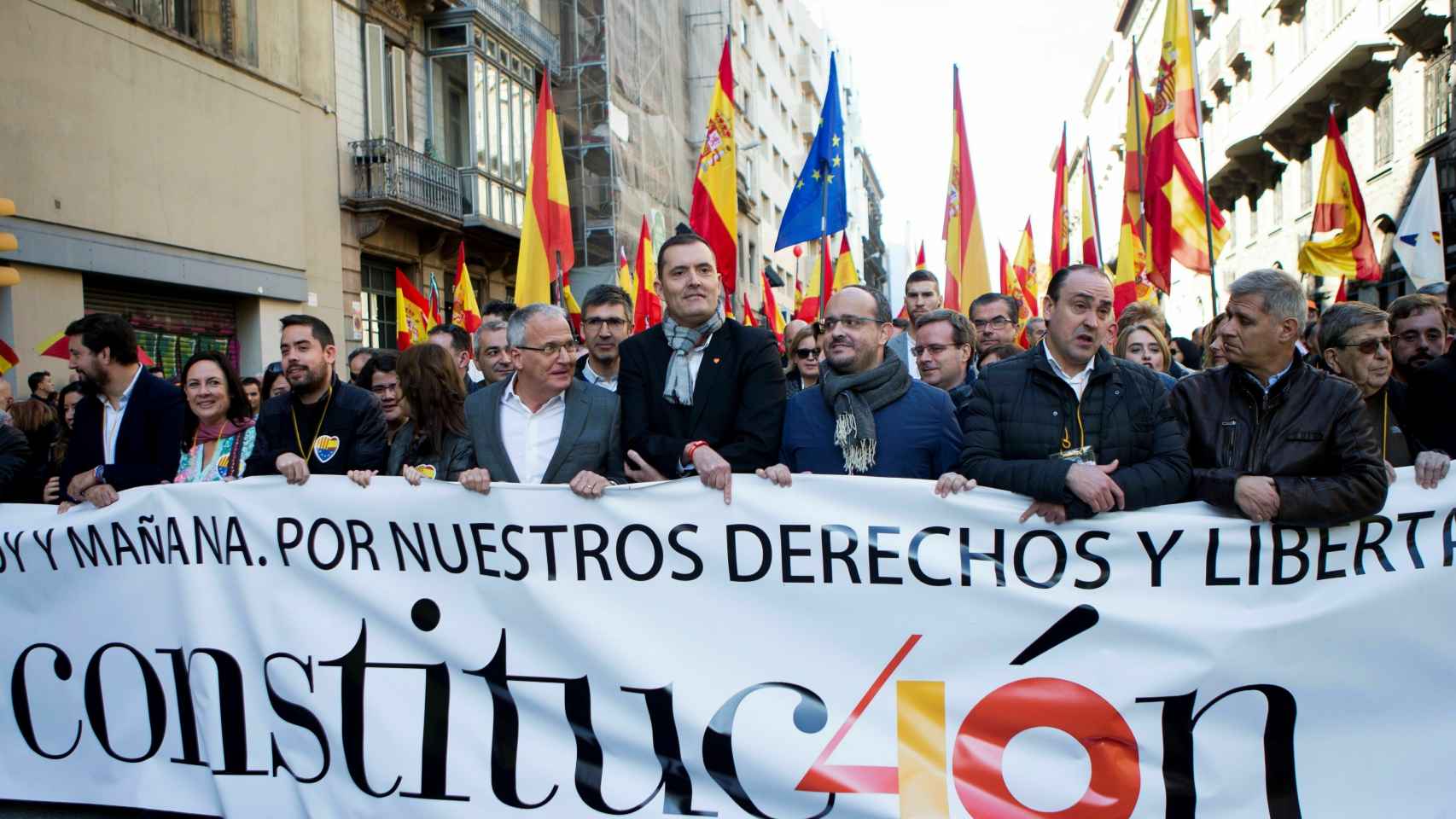 Manifestación en Barcelona por el 40 aniversario de la Constitución.