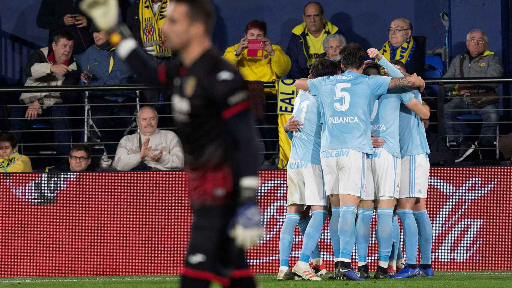 Los jugadores del Celta celebran el gol de Brais Méndez ante el Villarreal