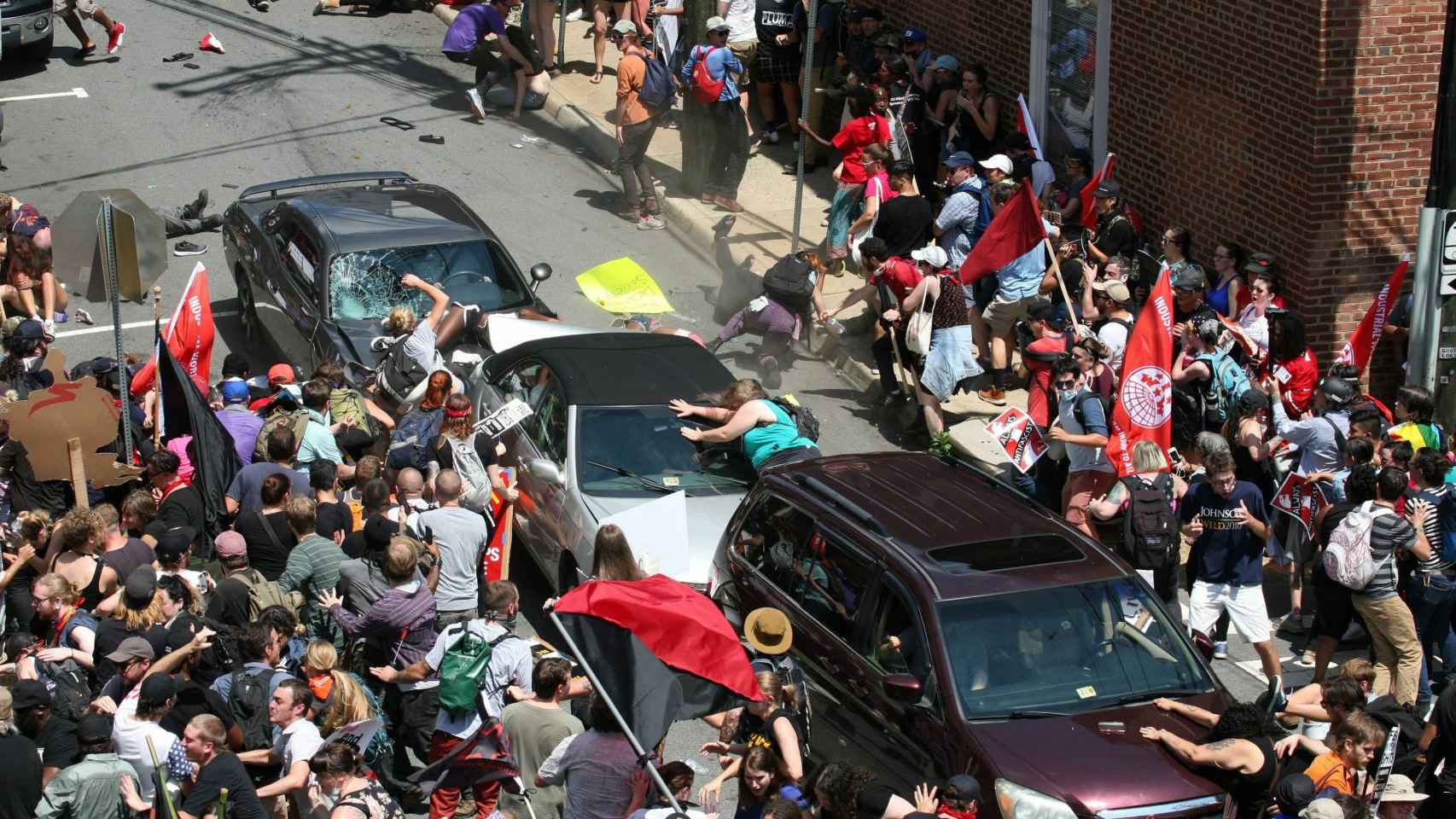 Imagen del atropello de agosto de 2017 durante la marcha antifascista de Charlottesville