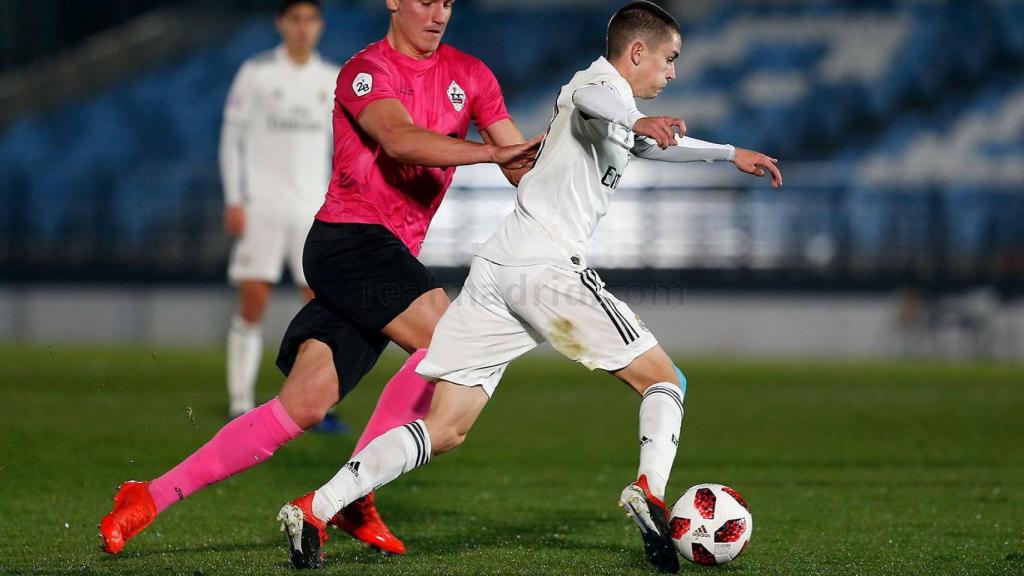 Fidalgo supera a un rival del Sanse