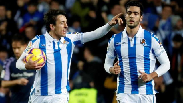 Oyarzabal celebra su gol con la Real Sociedad