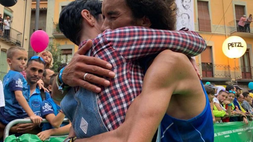 Zaid, junto a Milo, su pareja y representante