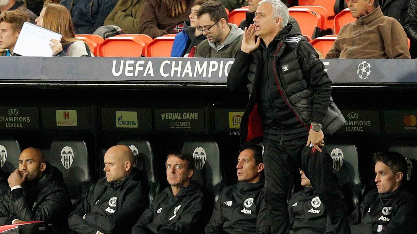 Mourinho con el Manchester United en Mestalla