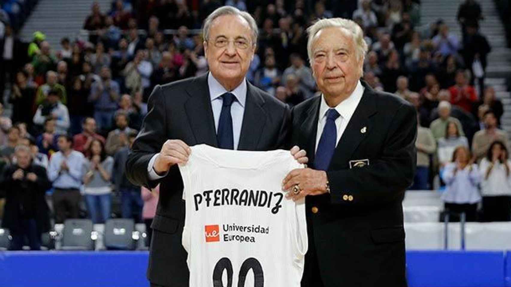 Ferrándiz con Florentino Pérez en el homenaje del Real Madrid