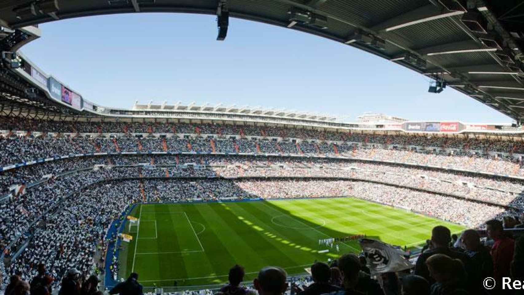 El blanco llena el Santiago Bernabéu