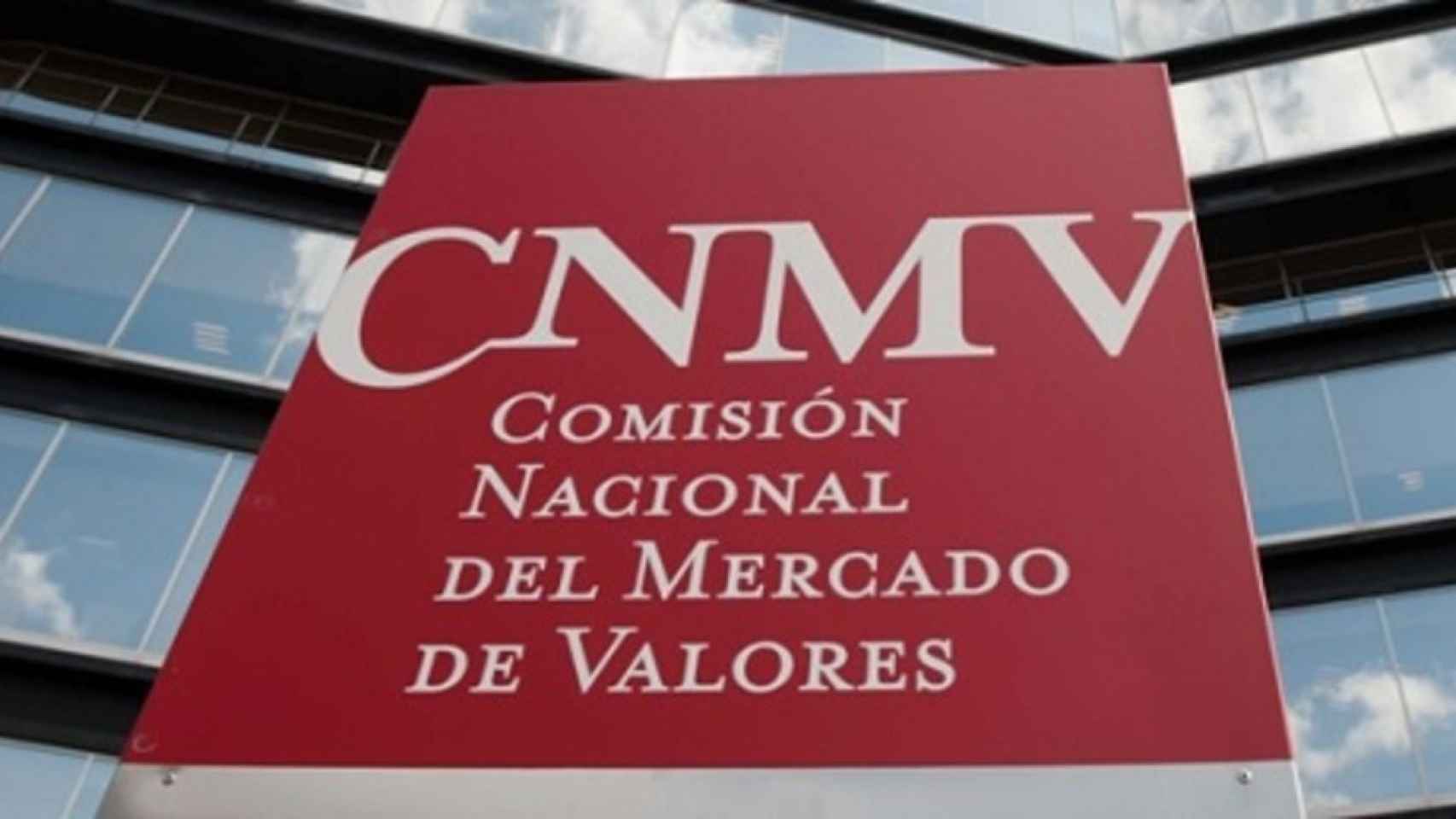 Rótulo a la entrada de la sede de la CNMV en Madrid.