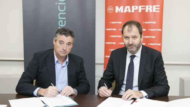 Fernando Camino Maculet, director general de Quirónprevención y Raúl Costilla, director general comercial de Mapfre España.