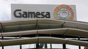 Siemens Gamesa recupera su beneficio neto, gana 45 millones y se desploma en bolsa