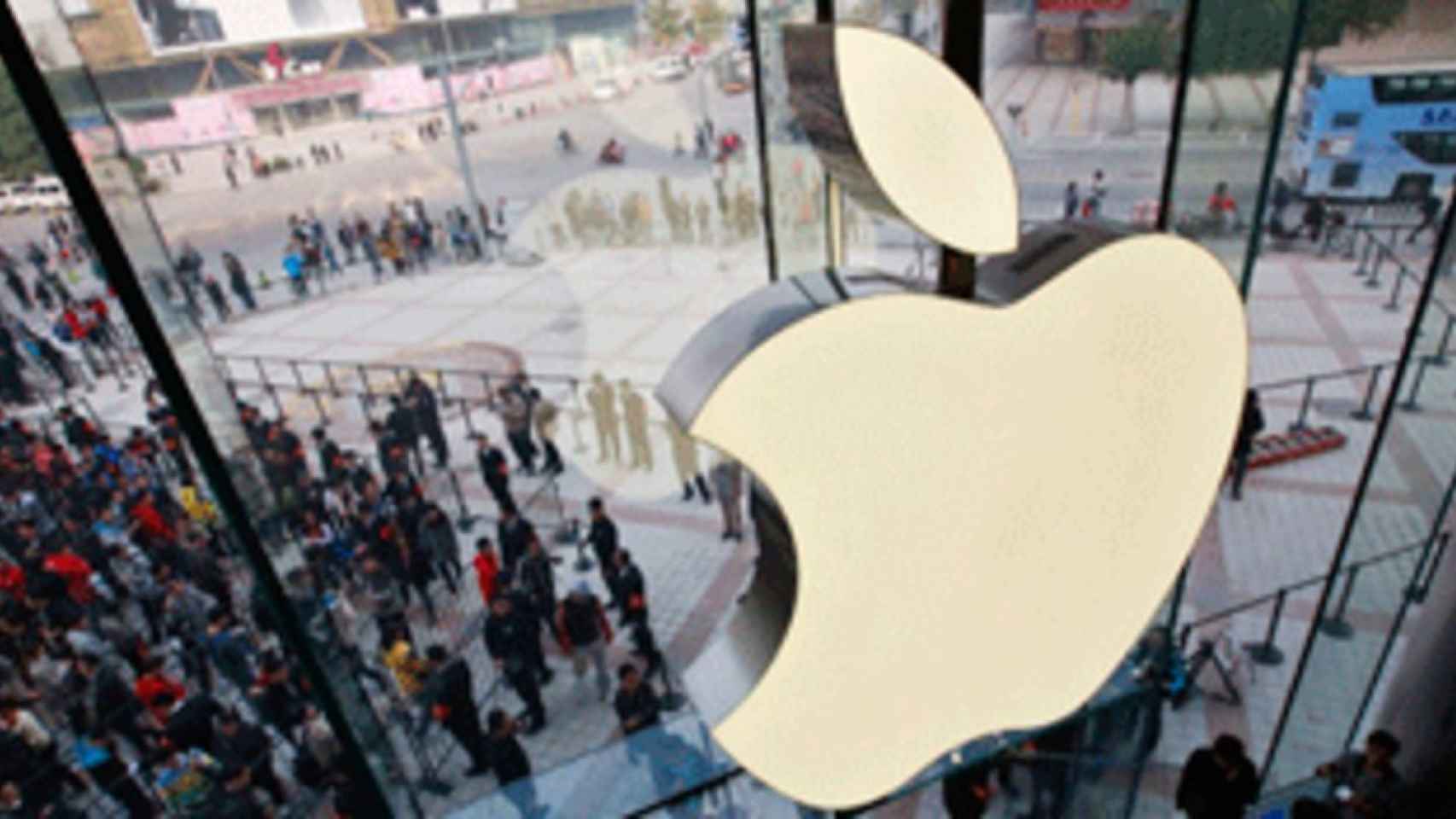Apple se acerca al billón en bolsa con nuevos máximos históricos tras publicar resultados
