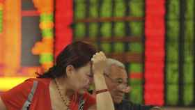 El Dow y el S&P se resienten y cotizan con caídas la entrada en vigor de los aranceles a China