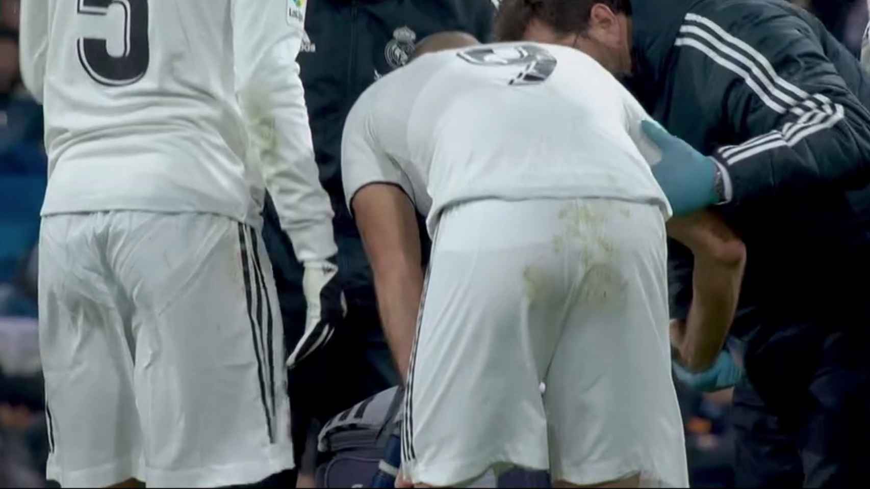 Karim Benzema se retira lesionado ante el Rayo Vallecano