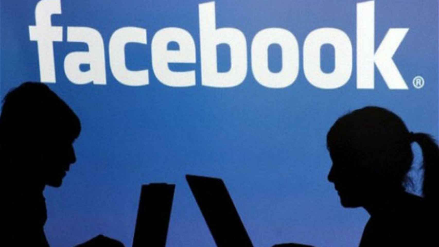 Registran oficinas de Cambridge Analytica en Londres por escándalo Facebook
