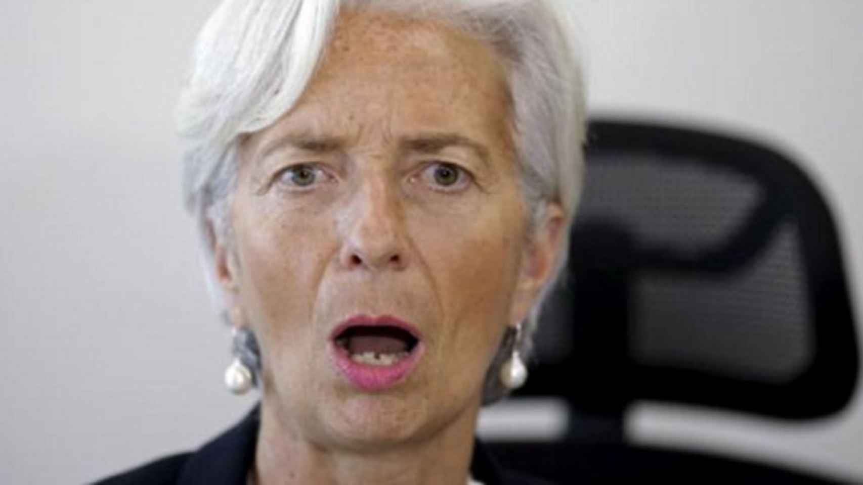 La presidenta del BCE, Christine Lagarde, con gesto de sorpresa.