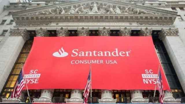 Pancarta de Santander Consumer USA el día de su estreno en Wall Street.