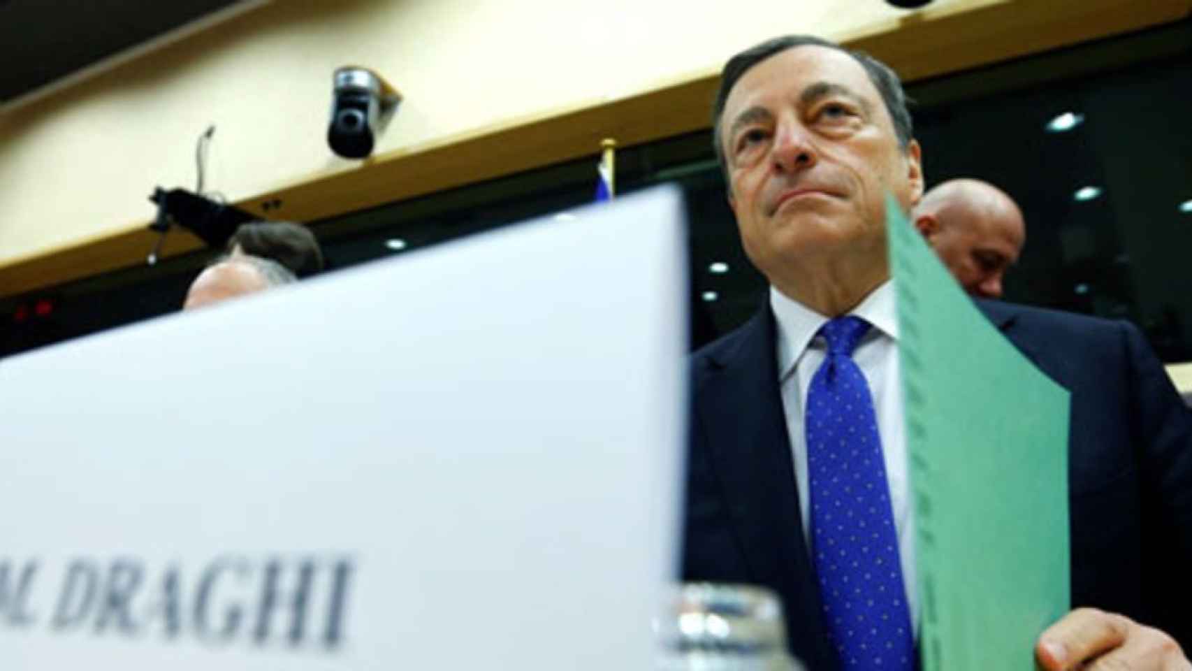 El BCE debate el final de las compras de deuda en el mercado en el debut de Guindos