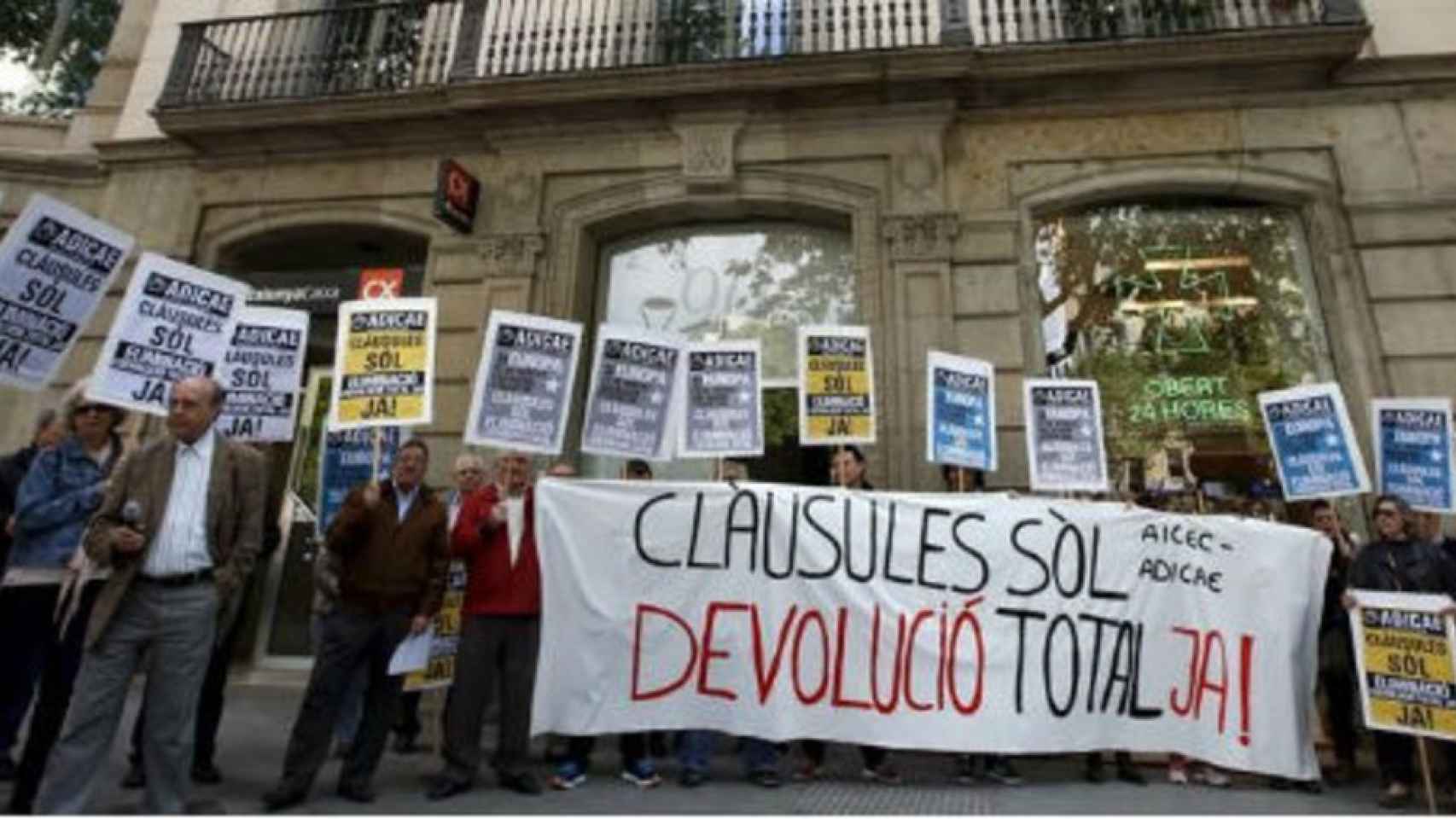 Protesta por la devolución total de las cláusulas suelo.