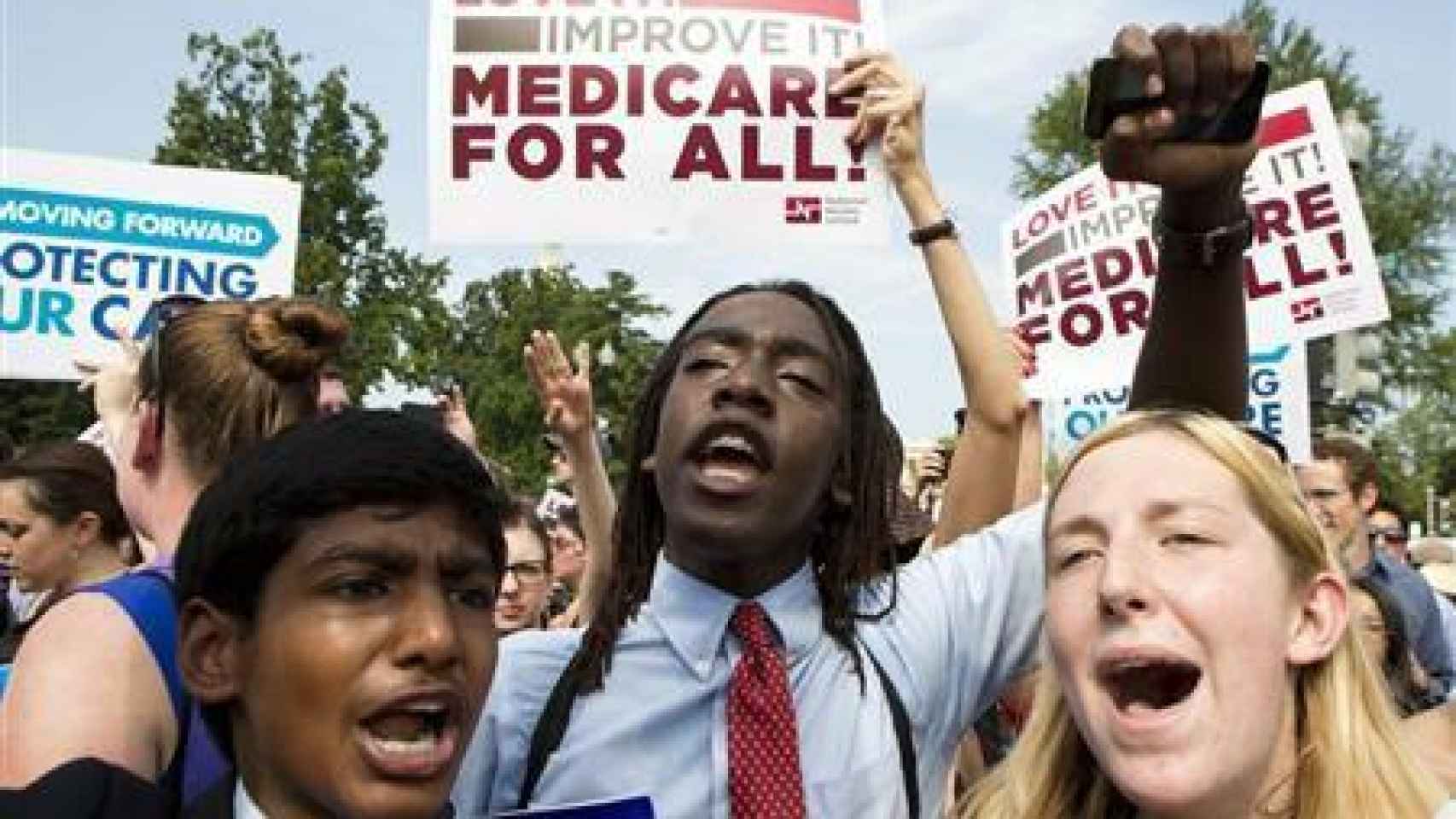 Protestas en contra de la retirada del plan sanitario aprobado por Obama