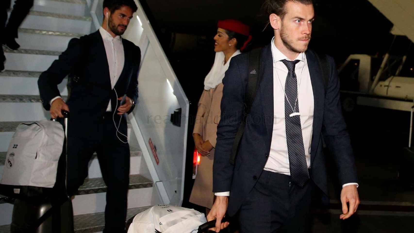 Bale e Isco, a la llegada a los Emiratos Árabes Unidos para disputar el Mundial de Clubes