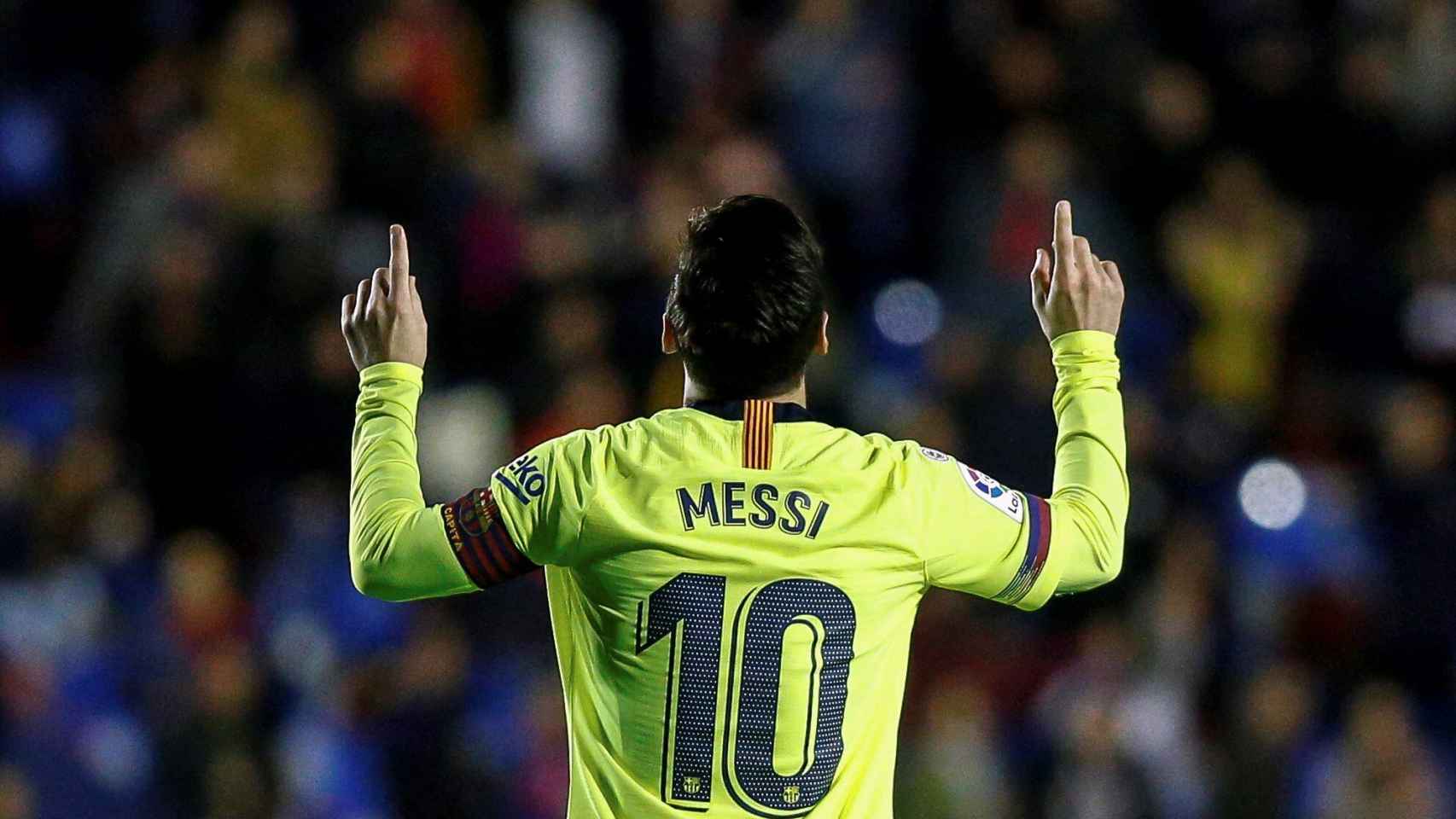 Messi celebrando un gol con el Barcelona