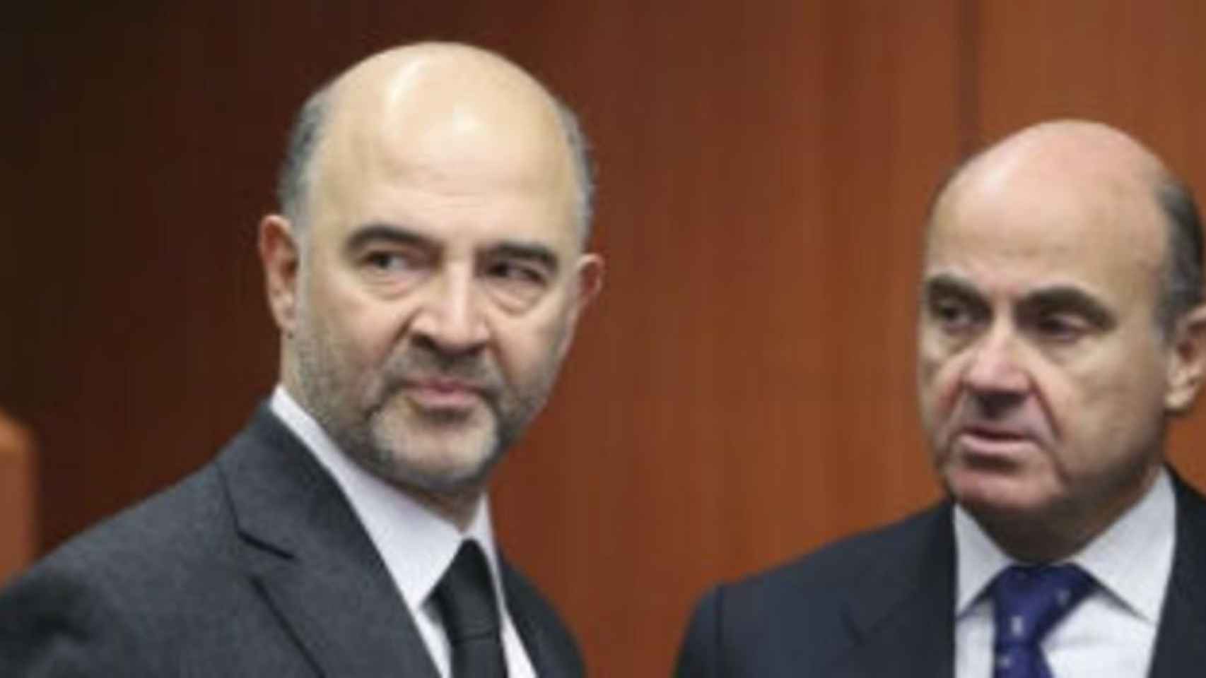 Moscovici afirma que Cataluña es uno de los focos de incertidumbre para la economía europea