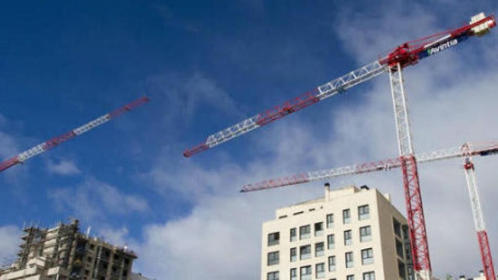 Imagen de archivo de unos edificios en construcción.