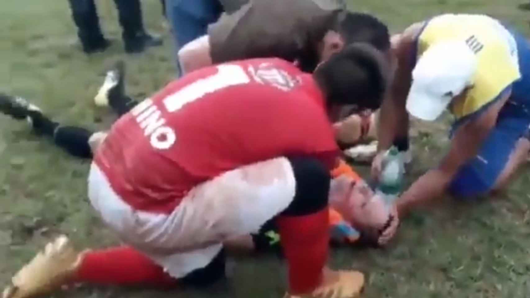 La brutal agresión a un árbitro: un jugador es expulsado y le deja KO