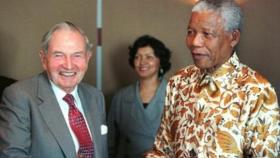 Nasce o banqueiro David Rockefeller