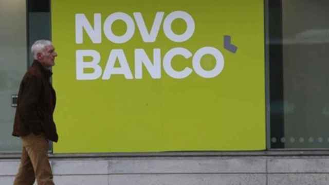 Cartel de Novo Banco.