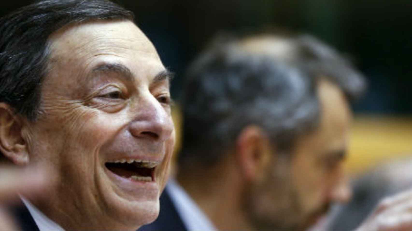 Draghi asegura que la recuperación económica en la eurozona es más sólida