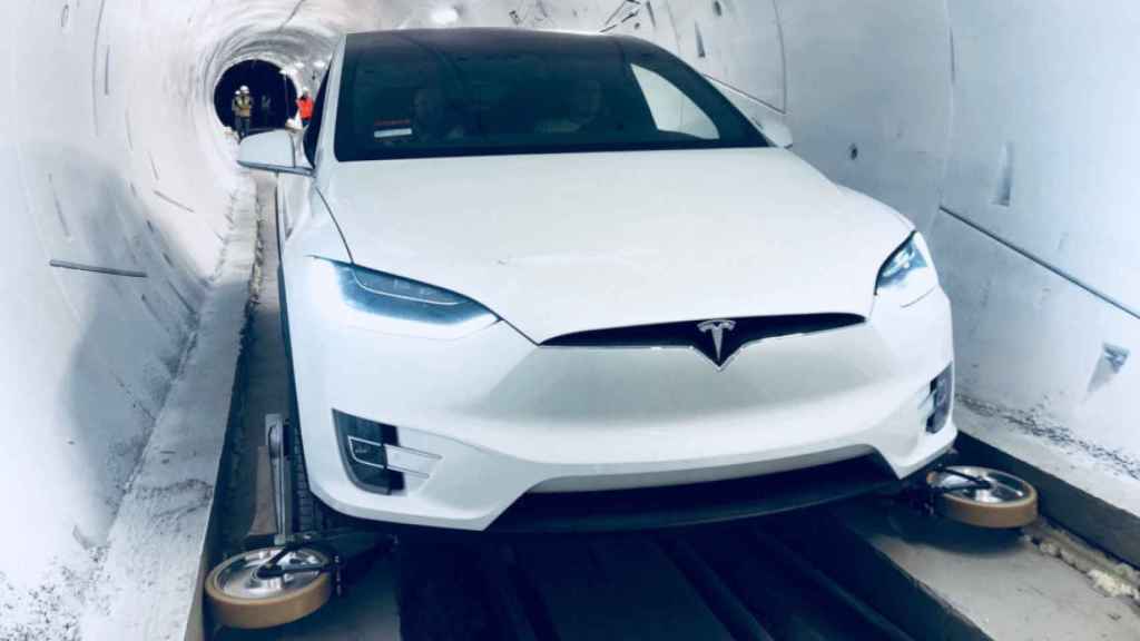 Tesla con ruedines.