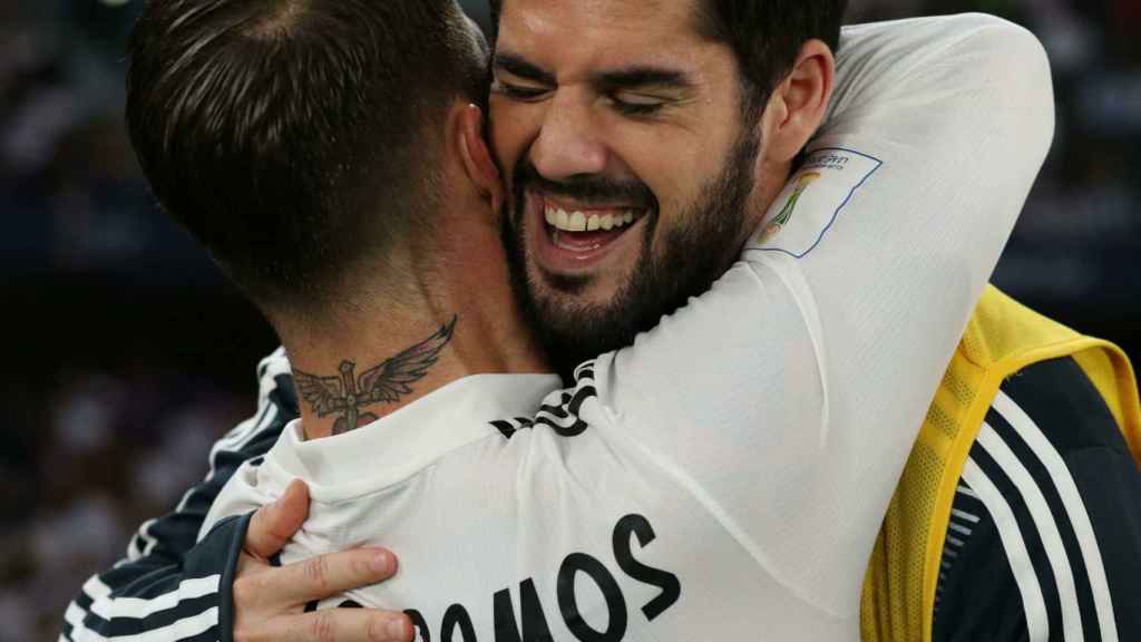 Ramos e Isco celebran el gol
