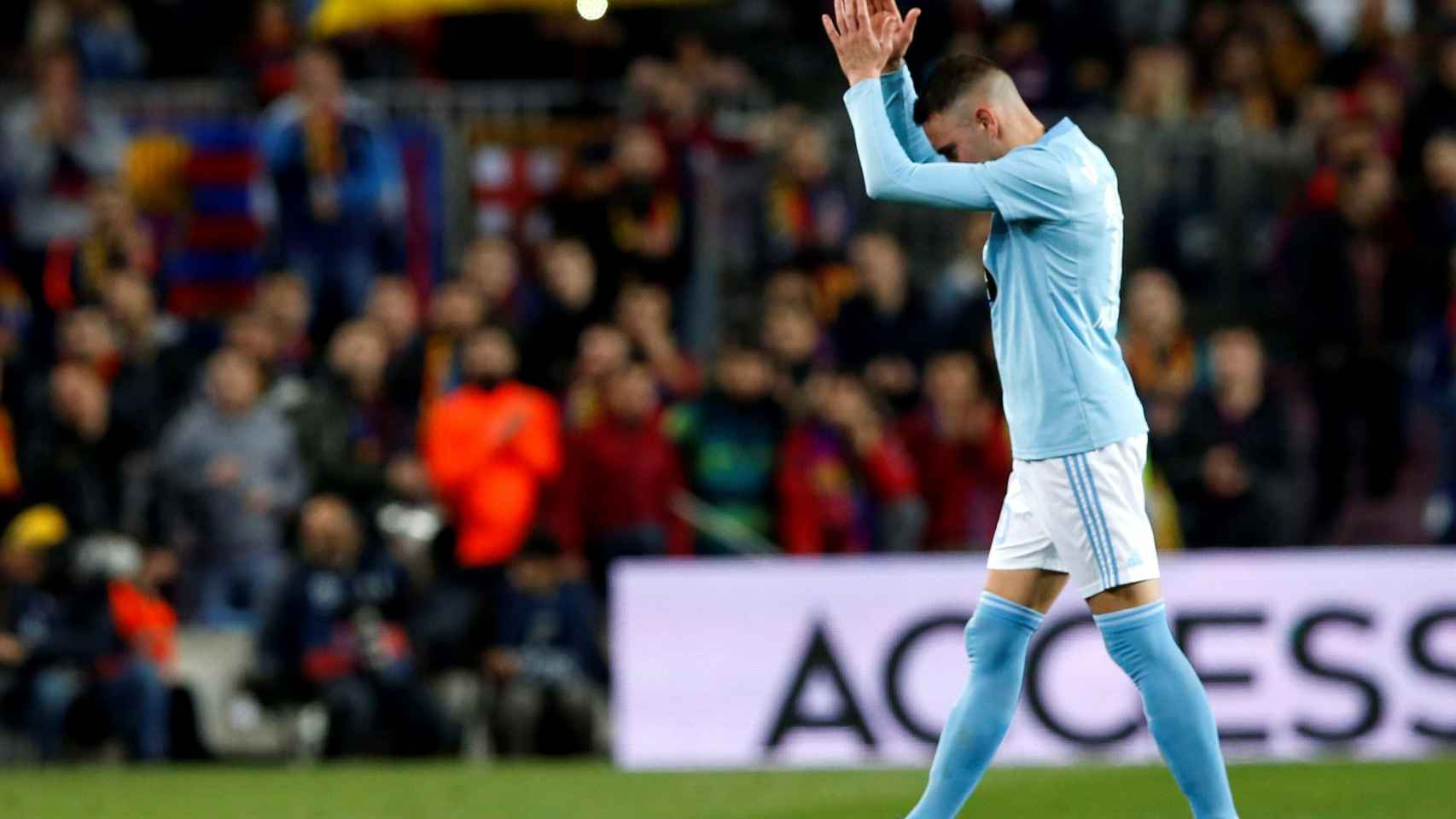 Iago Aspas se retira del Camp Nou en el Barcelona - Celta