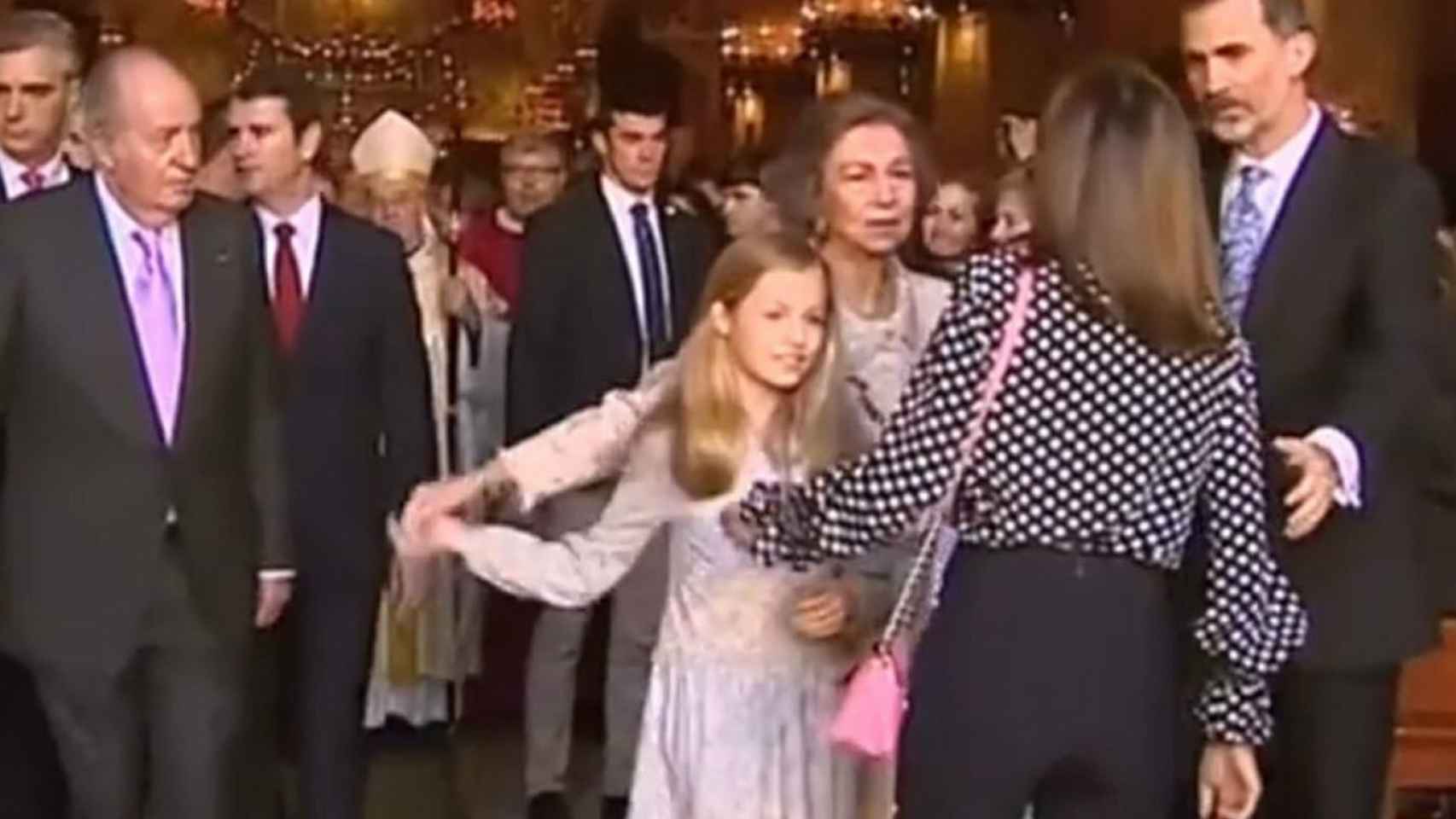 Roce entre la reina Sofía y Letizia en la catedral de Palma, el pasado mes de abril