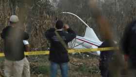 Los restos de la aeronave donde viajaban Martha Erika Alonso y su esposo.
