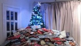 0_People-brand-present-mad-mum-selfish-and-disgusting-over-pile-of-gifts-so-big-you-can-barely-see