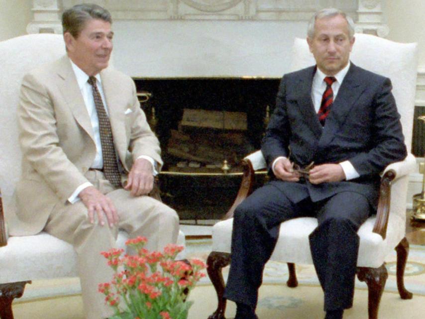 Ronald Reagan con el agente doble Oleg Gordievsky.