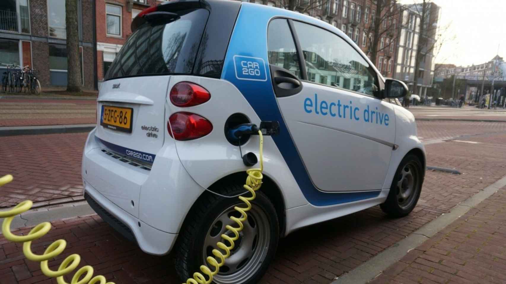 El coche eléctrico: los 10 datos que debes saber antes de comprártelo en  2019