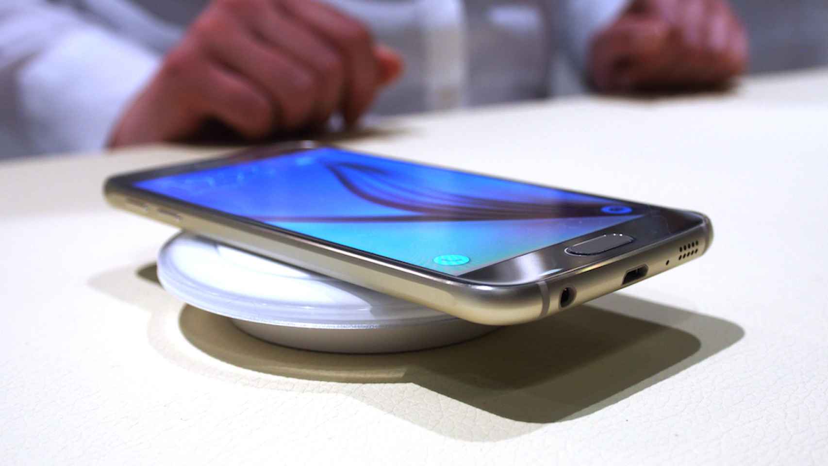 Por qué deberías considerar la carga inalámbrica para tu Galaxy S7 •