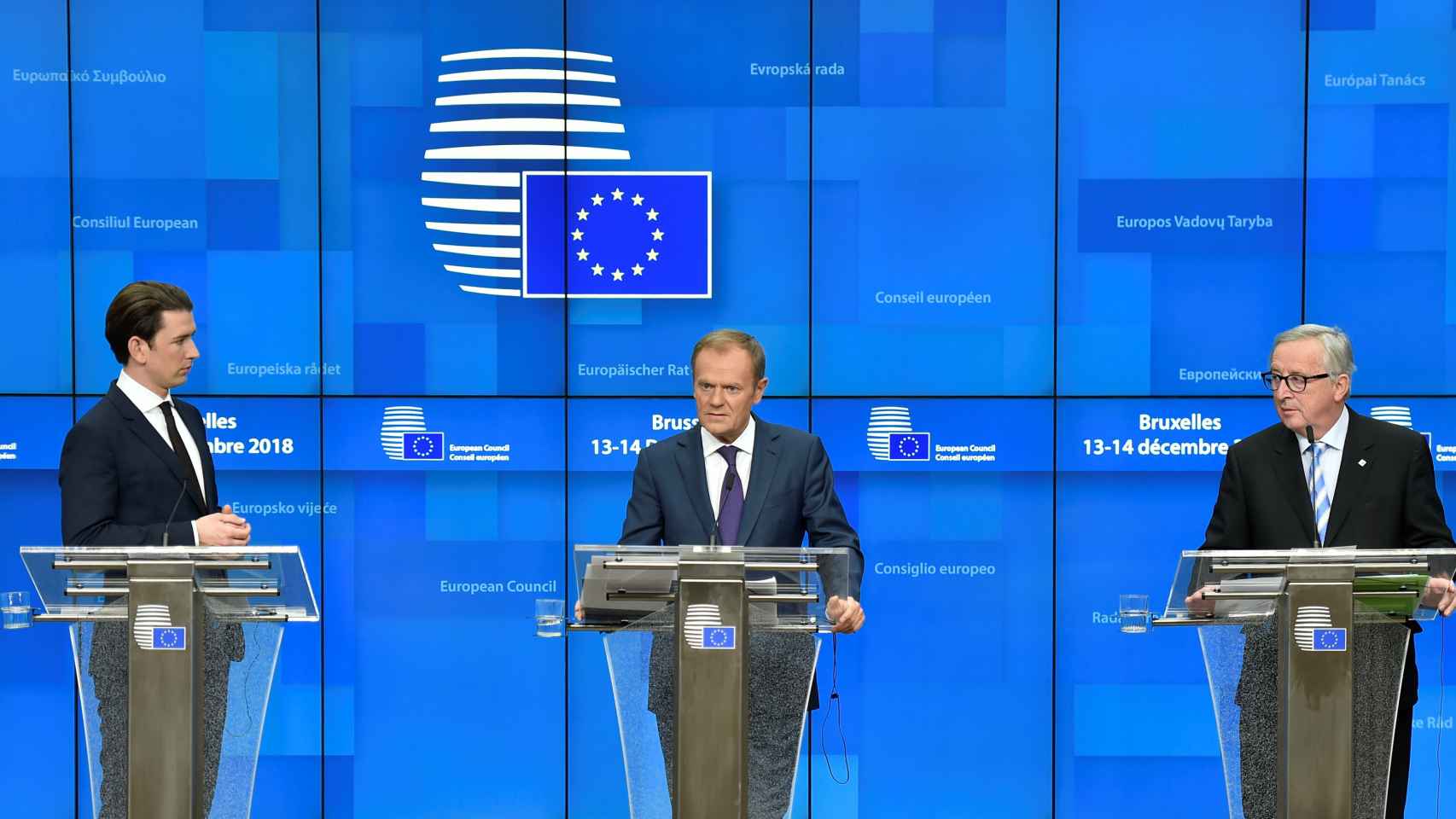 Sebastian Kurz, canciller austriaco, junto a Donald Tusk, presidente del Consejo, y Jean-Claude Juncker, presidente de la Comisión Europea.