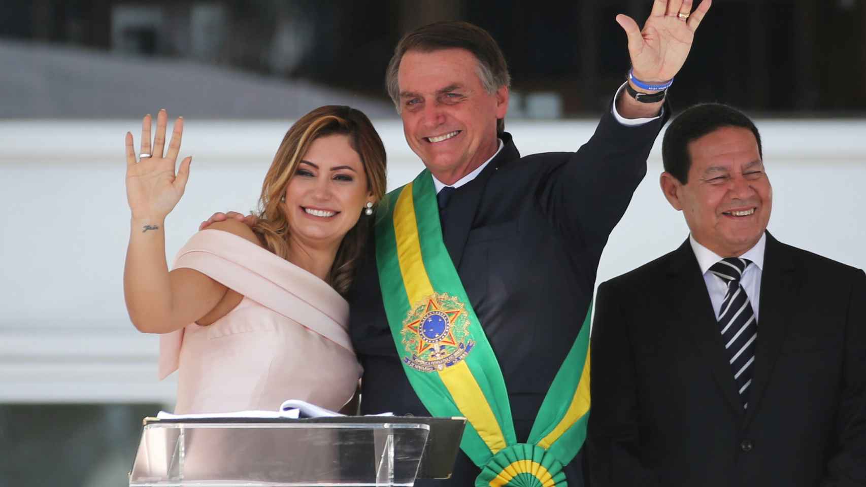 El presidente de Brasil, Jair Bolsonar, junto a su mujer, Michelle Bolsonaro, este martes.