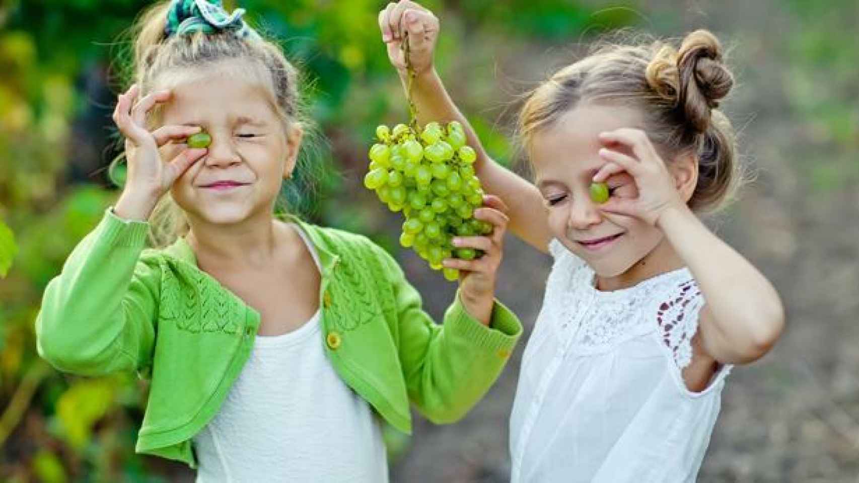 Los niños menores de seis años no deben comer uvas en Nochevieja.