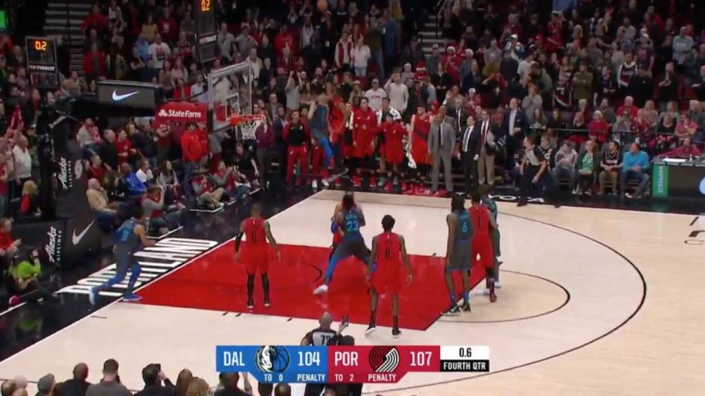 El triple de Doncic contra Portland