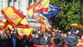 Banderas de España en la conmemoración de la Toma de Granada.