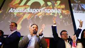 Santiago Abascal y Francisco Serrano celebran el resultado de Vox.