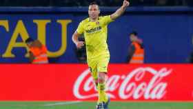 Santi Cazorla celebra el gol del empate del Villarreal