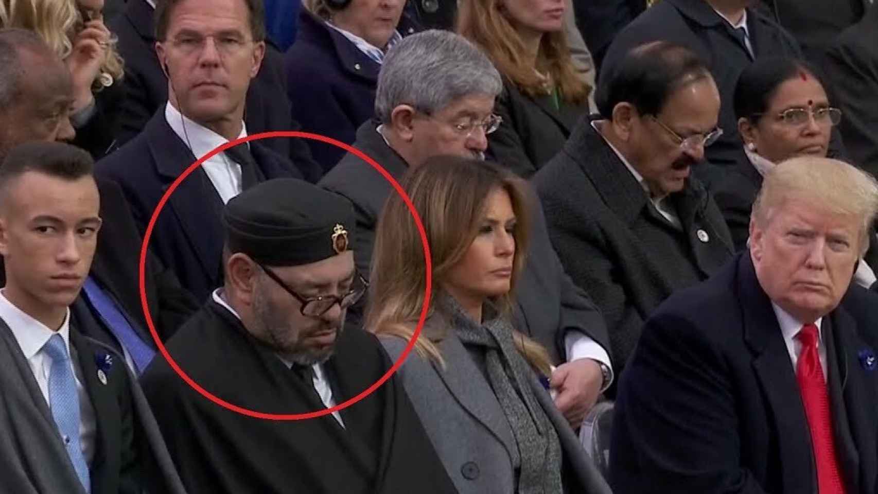 Mohamed VI dormitando durante el discurso de Macron por el centenario del armisticio de la Primera Guerra Mundial