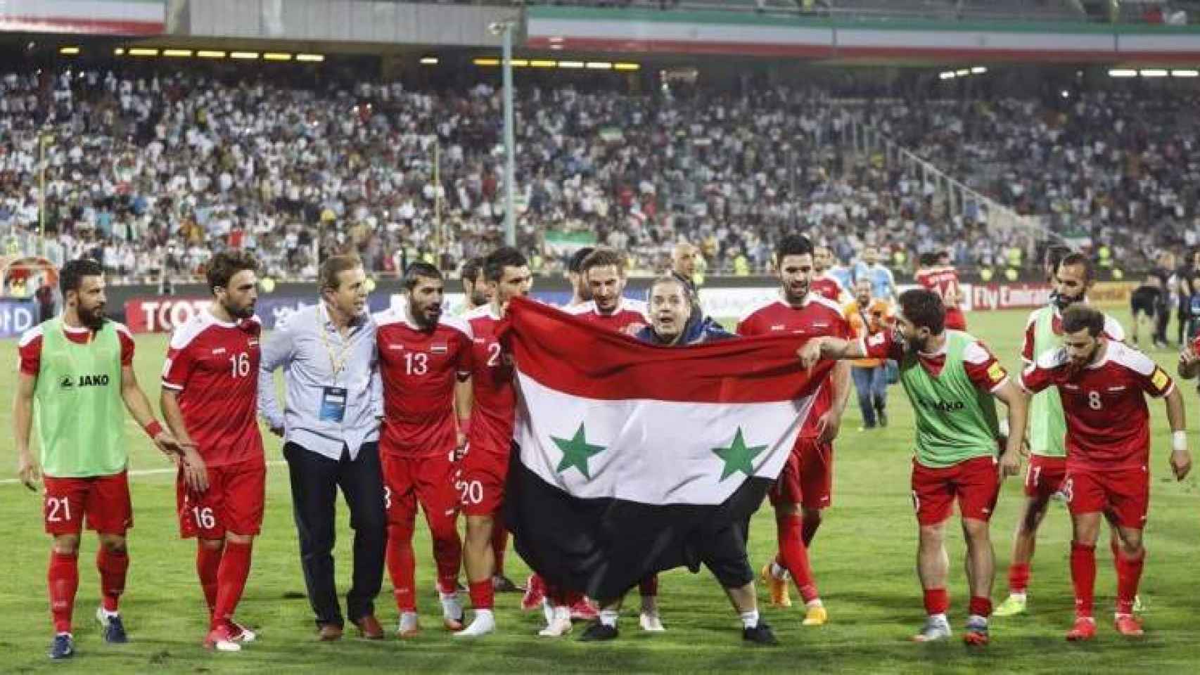 La selección de Siria celebra una victoria en Teherán